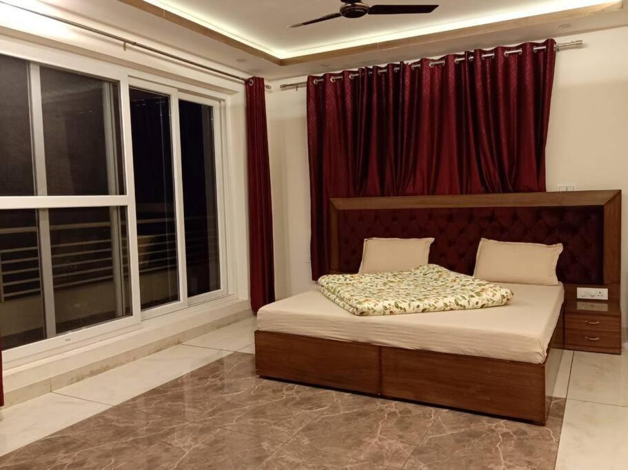 Pine Peak Villa Kasauli Eksteriør billede