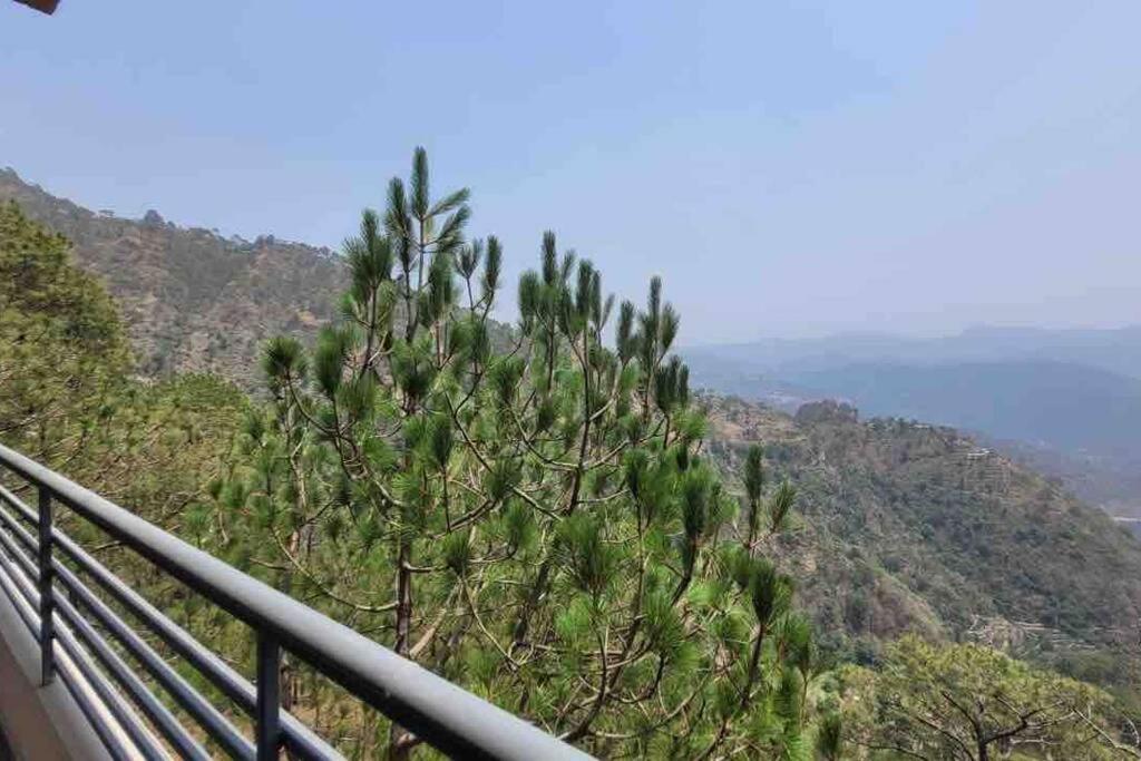 Pine Peak Villa Kasauli Eksteriør billede