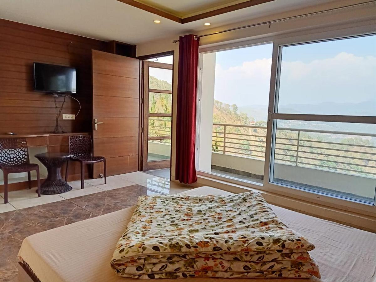 Pine Peak Villa Kasauli Eksteriør billede