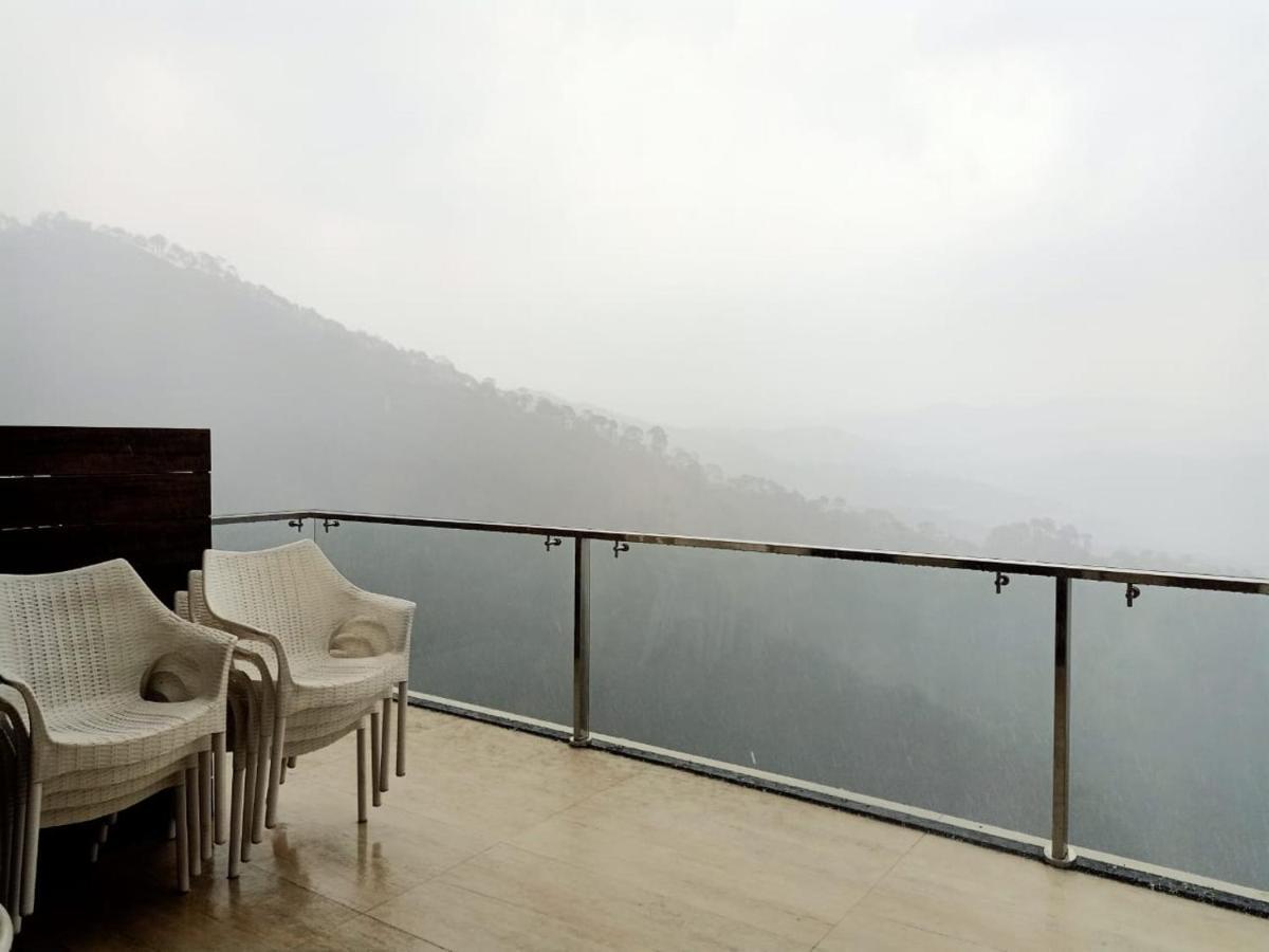 Pine Peak Villa Kasauli Eksteriør billede