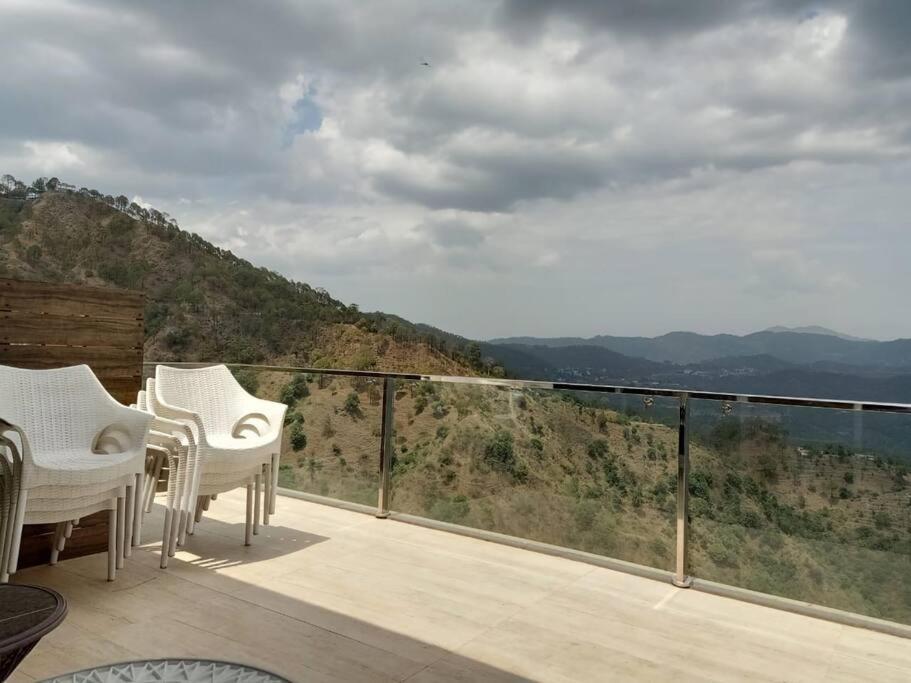 Pine Peak Villa Kasauli Eksteriør billede