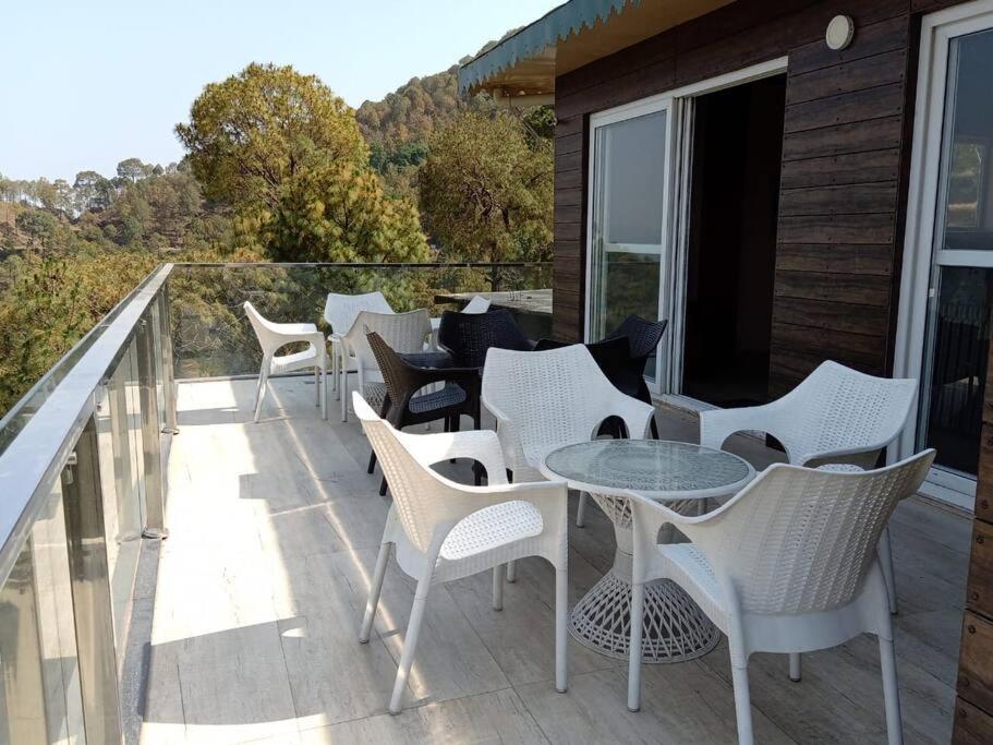 Pine Peak Villa Kasauli Eksteriør billede