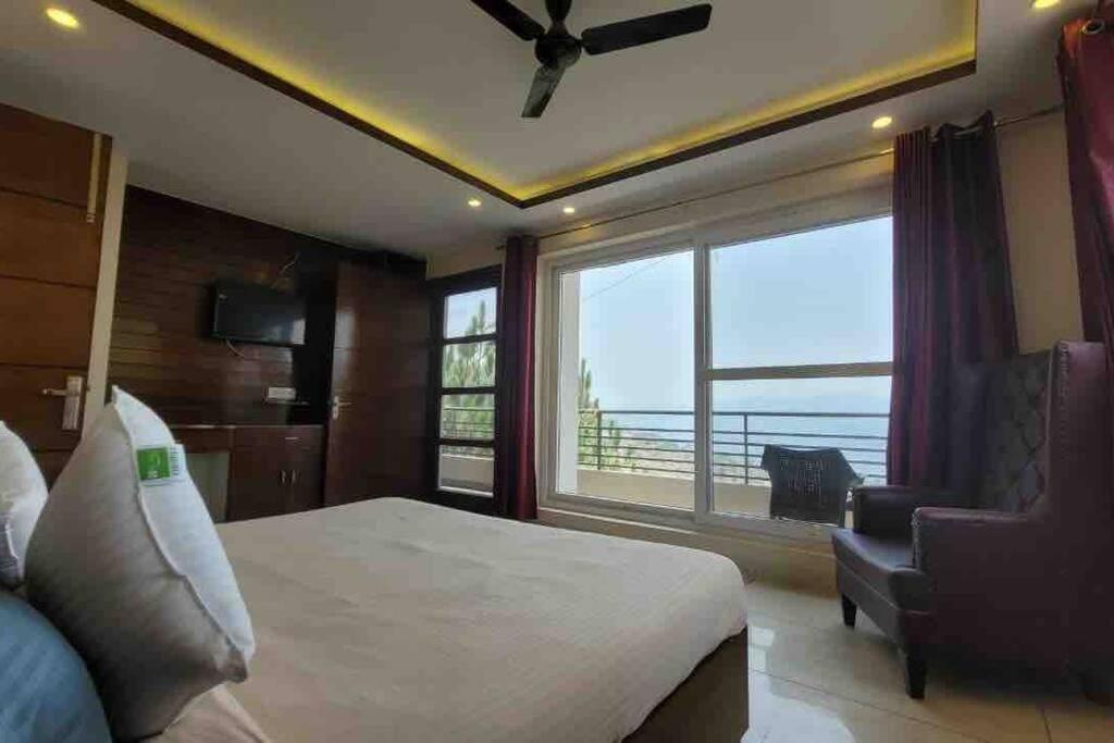 Pine Peak Villa Kasauli Eksteriør billede
