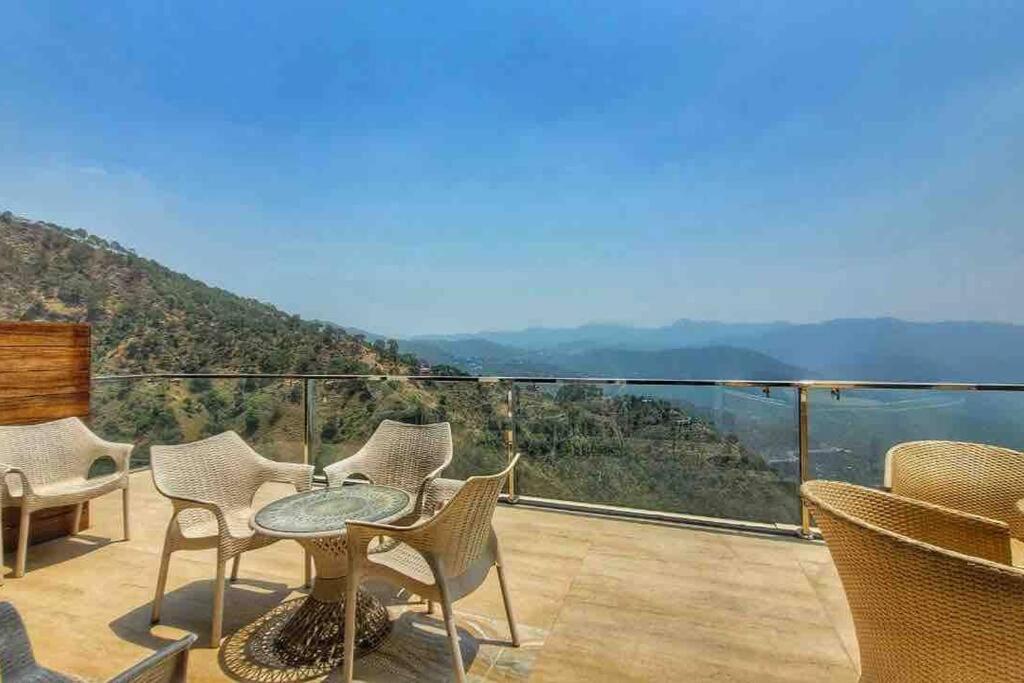 Pine Peak Villa Kasauli Eksteriør billede